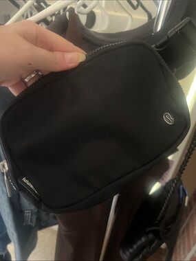 lululemon athletica Black Compact Belt Bag